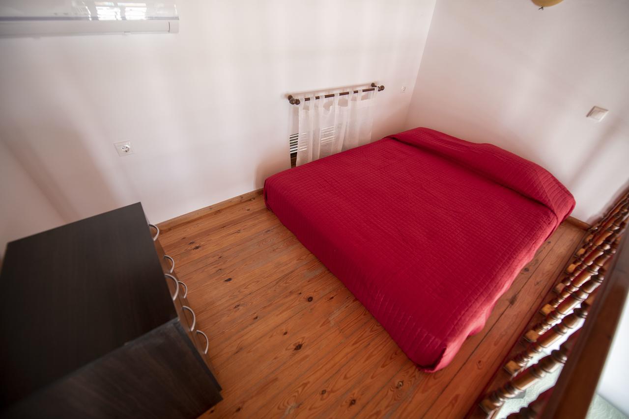 Roulas Apartments Chalki Town Dış mekan fotoğraf