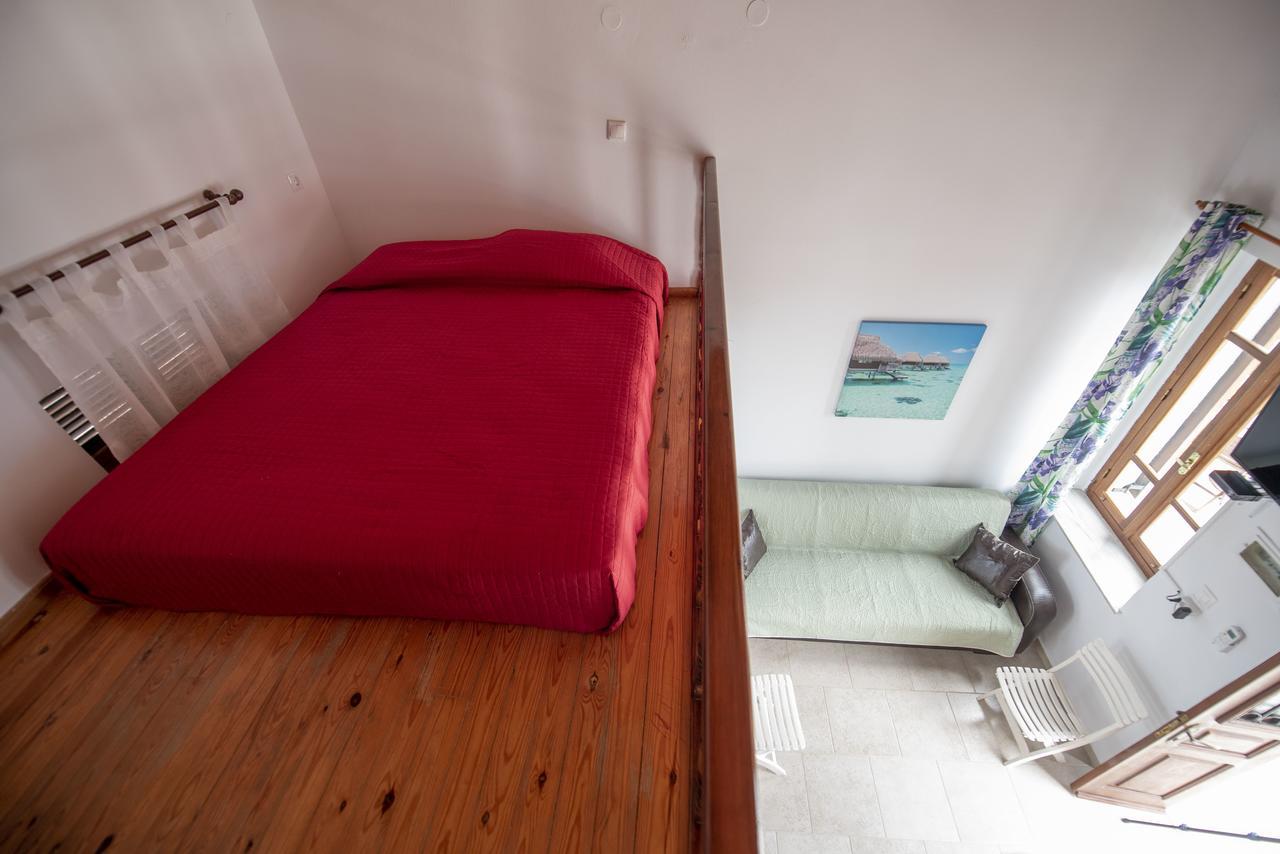 Roulas Apartments Chalki Town Dış mekan fotoğraf