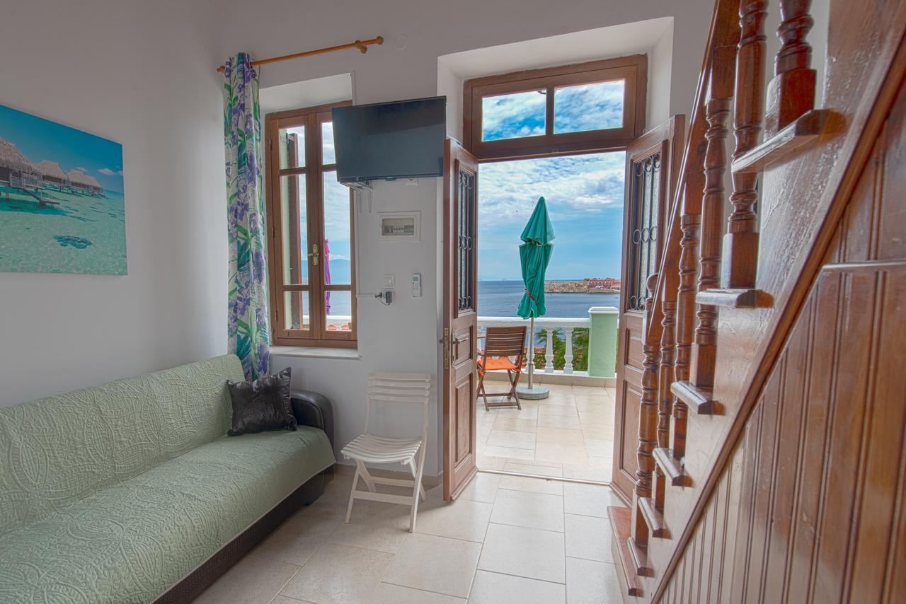 Roulas Apartments Chalki Town Dış mekan fotoğraf